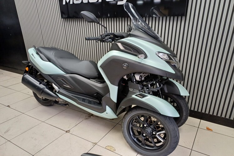 YAMAHA TRICITY 300