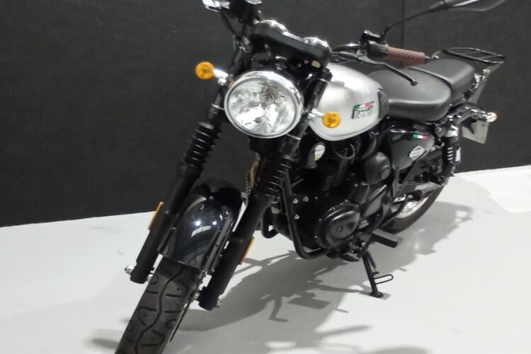 BENELLI IMPERIALE 400 E5