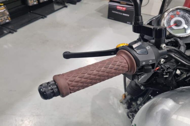 BENELLI IMPERIALE 400 E5