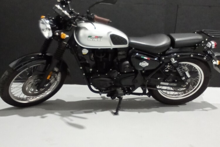 BENELLI IMPERIALE 400 E5