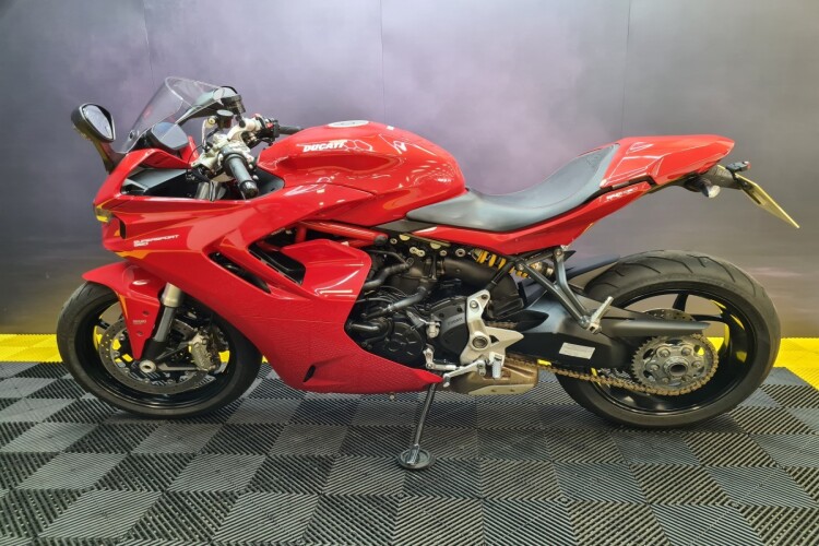 DUCATI SUPERSPORT 950