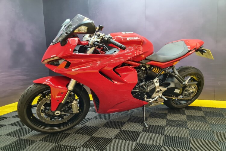 DUCATI SUPERSPORT 950