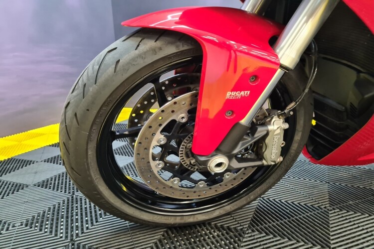 DUCATI SUPERSPORT 950