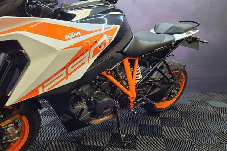 KTM 1290 SUPER DUKE GT
