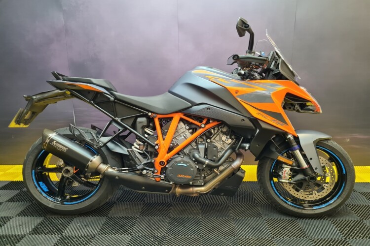 KTM 1290 SUPER DUKE GT