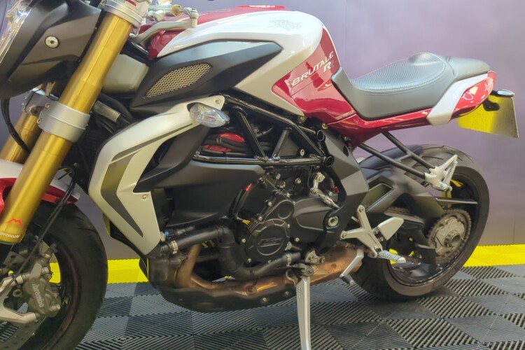 MV AGUSTA BRUTALE 800