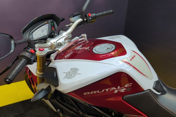 MV AGUSTA BRUTALE 800