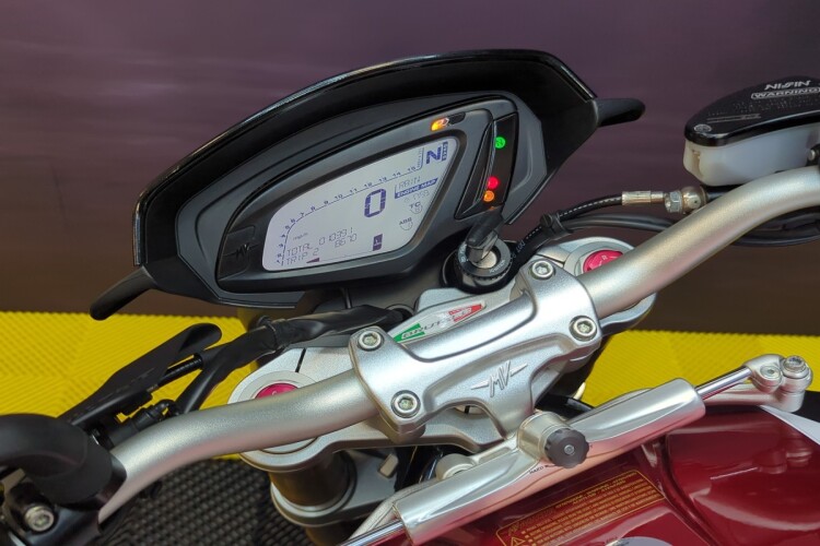 MV AGUSTA BRUTALE 800