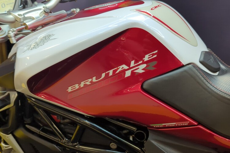 MV AGUSTA BRUTALE 800