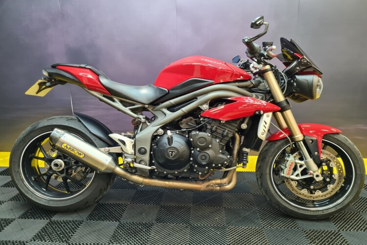 TRIUMPH SPEED TRIPLE 1050
