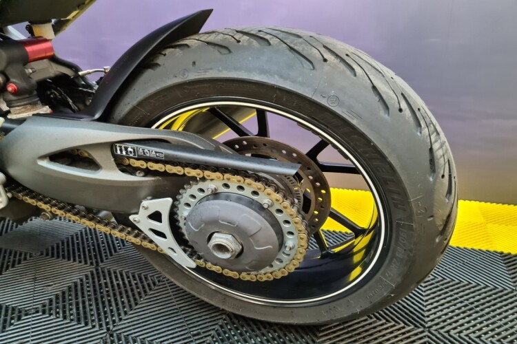 TRIUMPH SPEED TRIPLE 1050