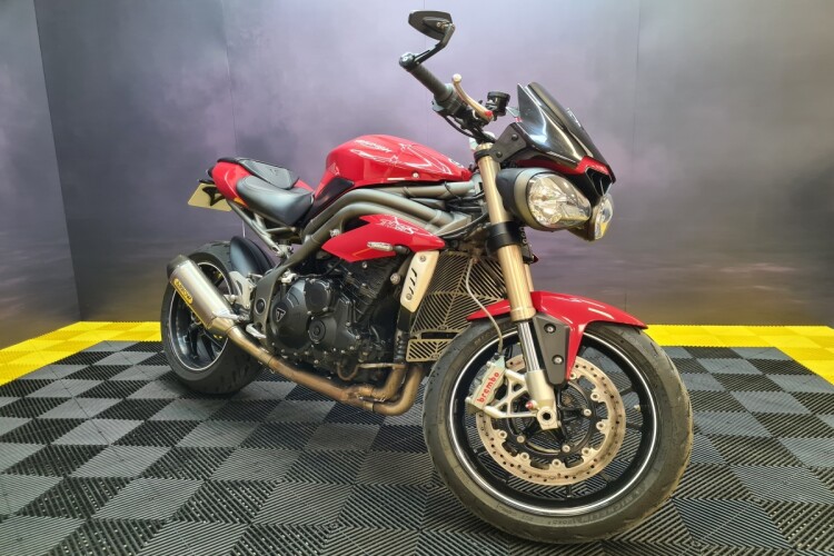 TRIUMPH SPEED TRIPLE 1050