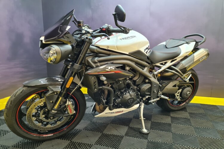 TRIUMPH SPEED TRIPLE 1050