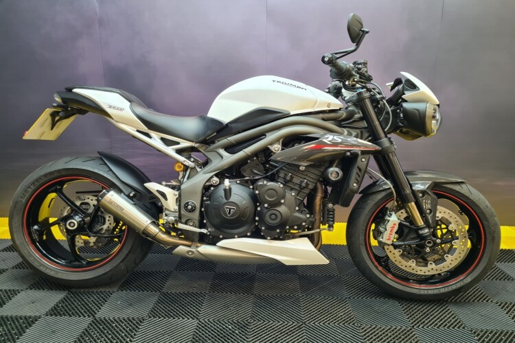 TRIUMPH SPEED TRIPLE 1050