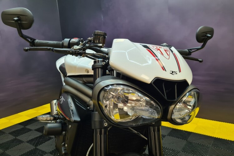 TRIUMPH SPEED TRIPLE 1050