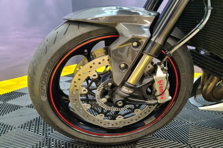 TRIUMPH SPEED TRIPLE 1050