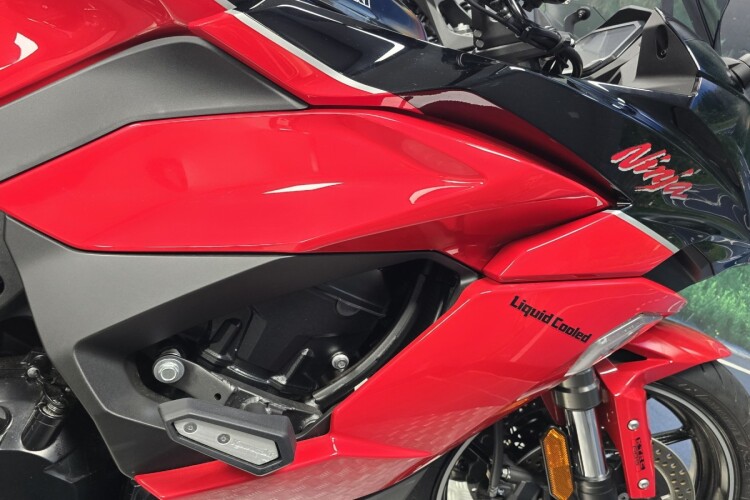 KAWASAKI NINJA 1000SX