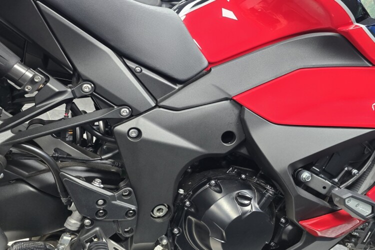 KAWASAKI NINJA 1000SX