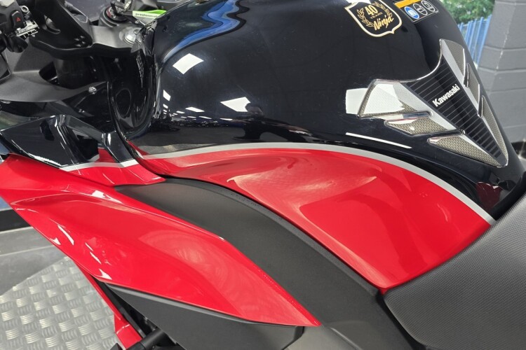 KAWASAKI NINJA 1000SX