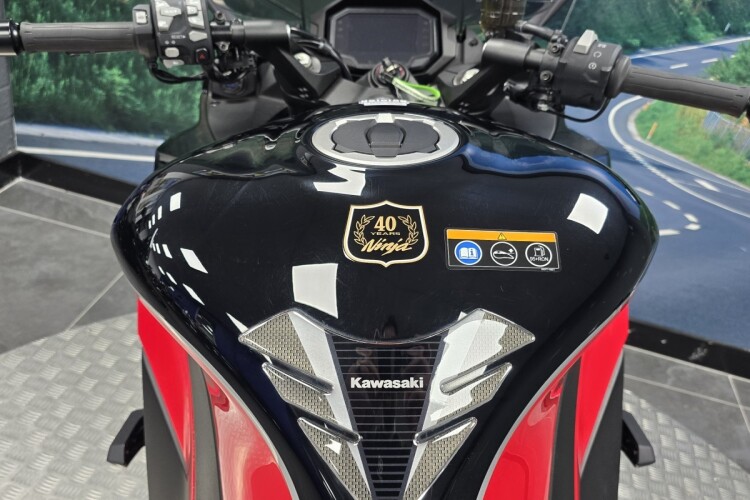 KAWASAKI NINJA 1000SX