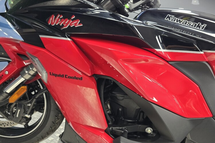 KAWASAKI NINJA 1000SX
