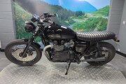 TRIUMPH BONNEVILLE T100
