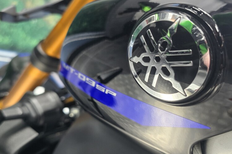 YAMAHA MT-09