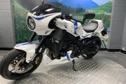 YAMAHA XSR900