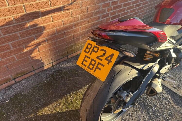 TRIUMPH STREET TRIPLE 765