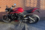 TRIUMPH STREET TRIPLE 765