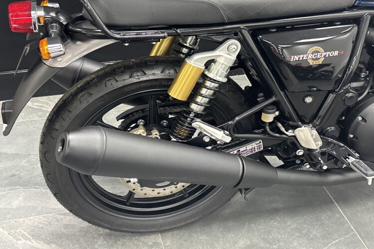 ROYAL ENFIELD INTERCEPTOR 650
