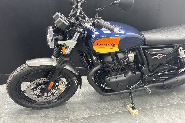 ROYAL ENFIELD INTERCEPTOR 650
