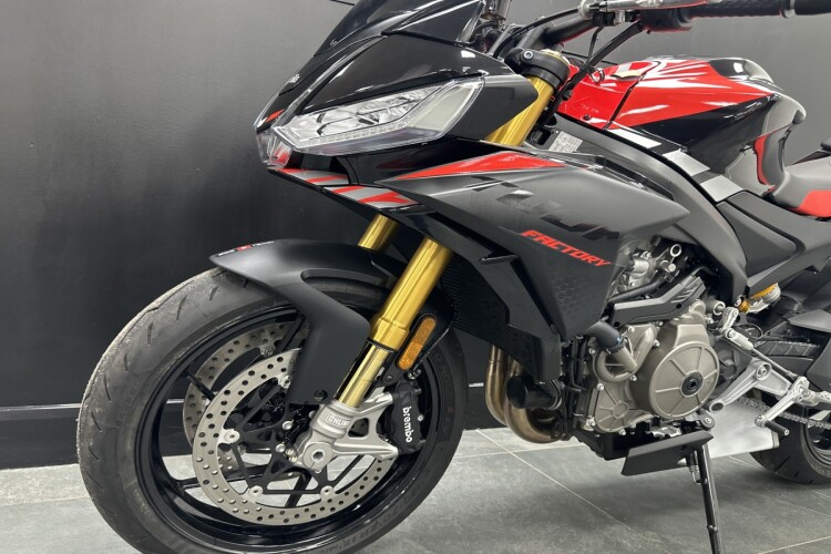 APRILIA TUONO 660
