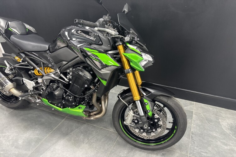 KAWASAKI Z900