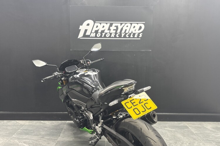KAWASAKI Z900