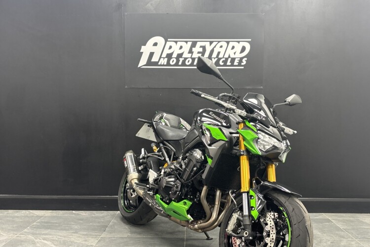 KAWASAKI Z900