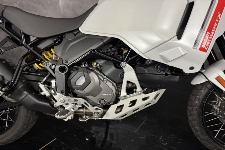DUCATI DESERTX
