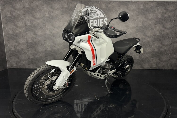 DUCATI DESERTX