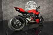 DUCATI STREETFIGHTER V2