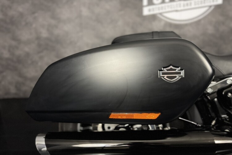 HARLEY-DAVIDSON STREET GLIDE SPECIAL
