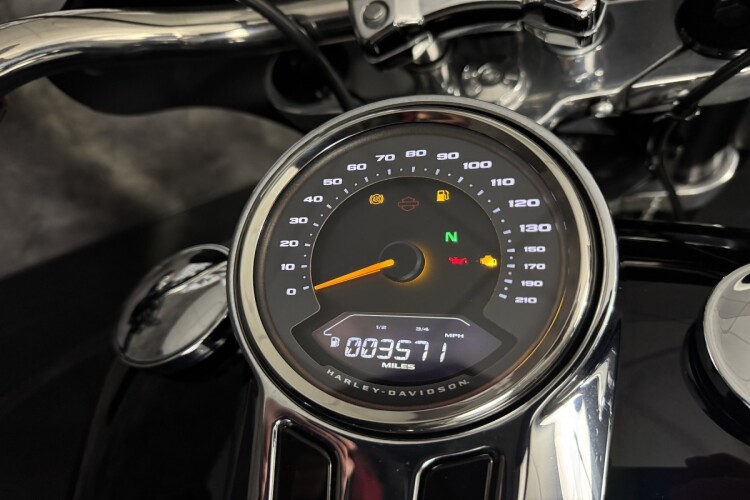 HARLEY-DAVIDSON STREET GLIDE SPECIAL for sale