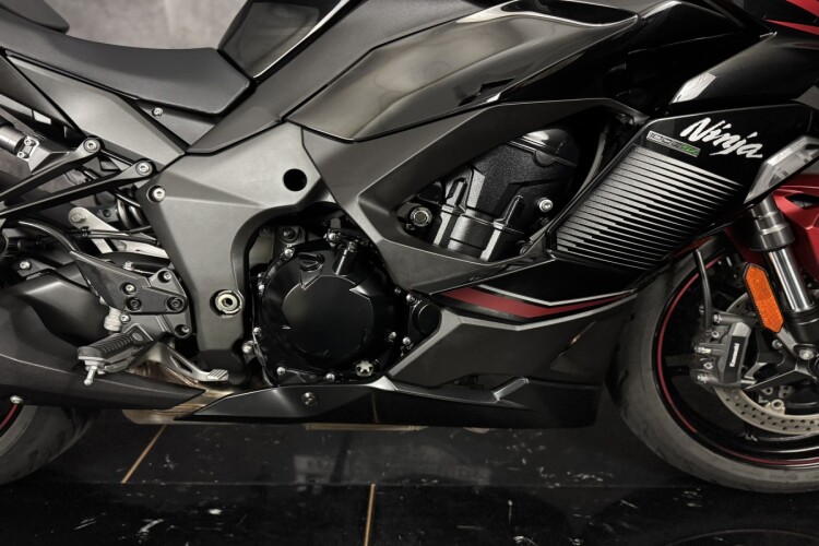 KAWASAKI NINJA 1000SX