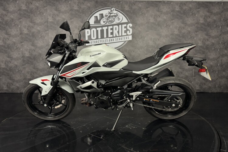 KAWASAKI Z400