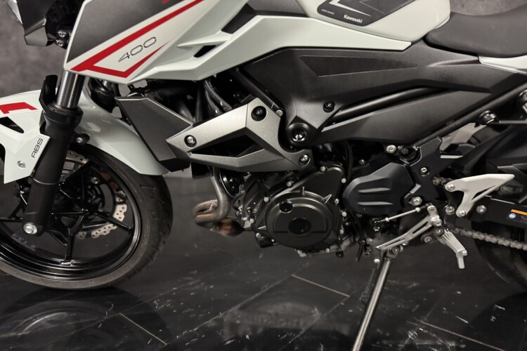 KAWASAKI Z400