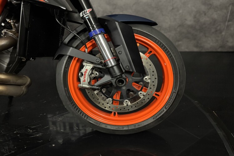 KTM 1290 SUPER DUKE R