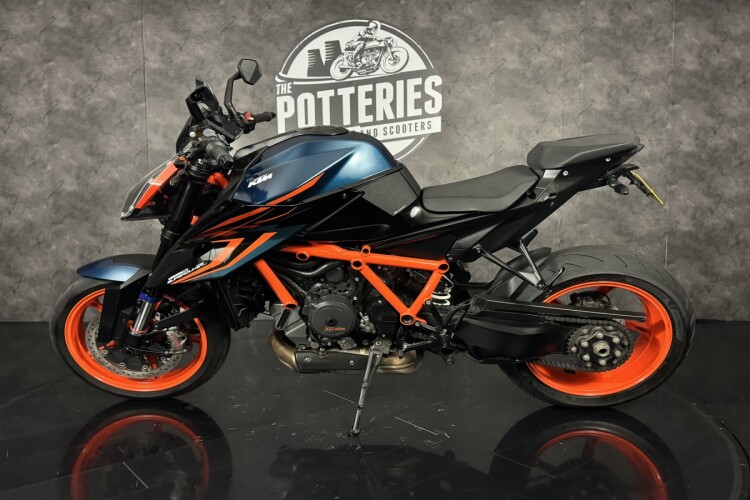 KTM 1290 SUPER DUKE R