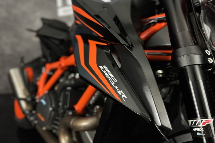 KTM 1290 SUPER DUKE R
