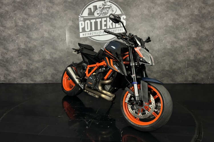 KTM 1290 SUPER DUKE R