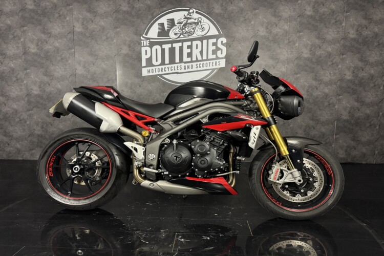 TRIUMPH SPEED TRIPLE 1050