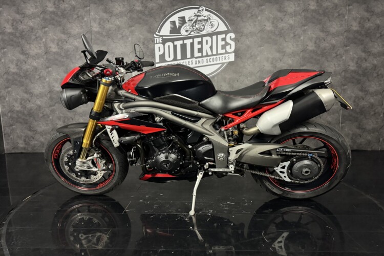 TRIUMPH SPEED TRIPLE 1050